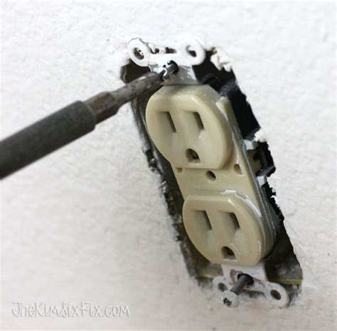 how to remove electrical outlets